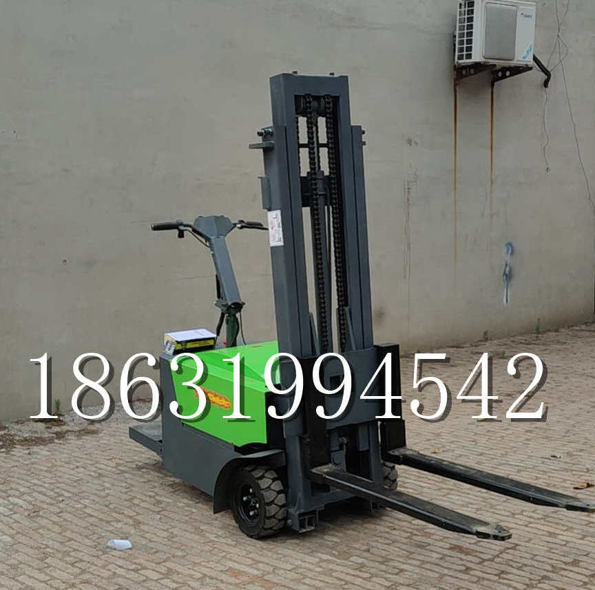 盘山县优程全电动叉车插腿式堆高车液压装卸车1.5吨升高小型站驾式铲车